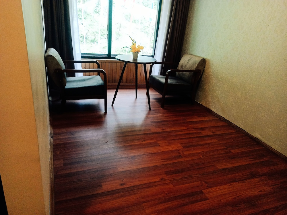Premium Suite - Photo 3