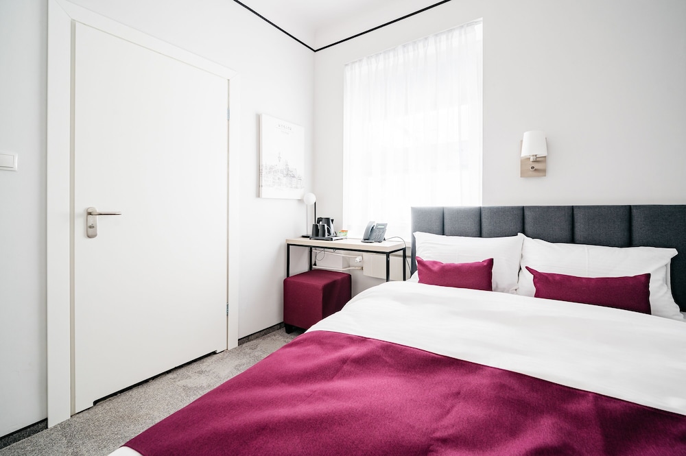 Standard Double Room photo 2