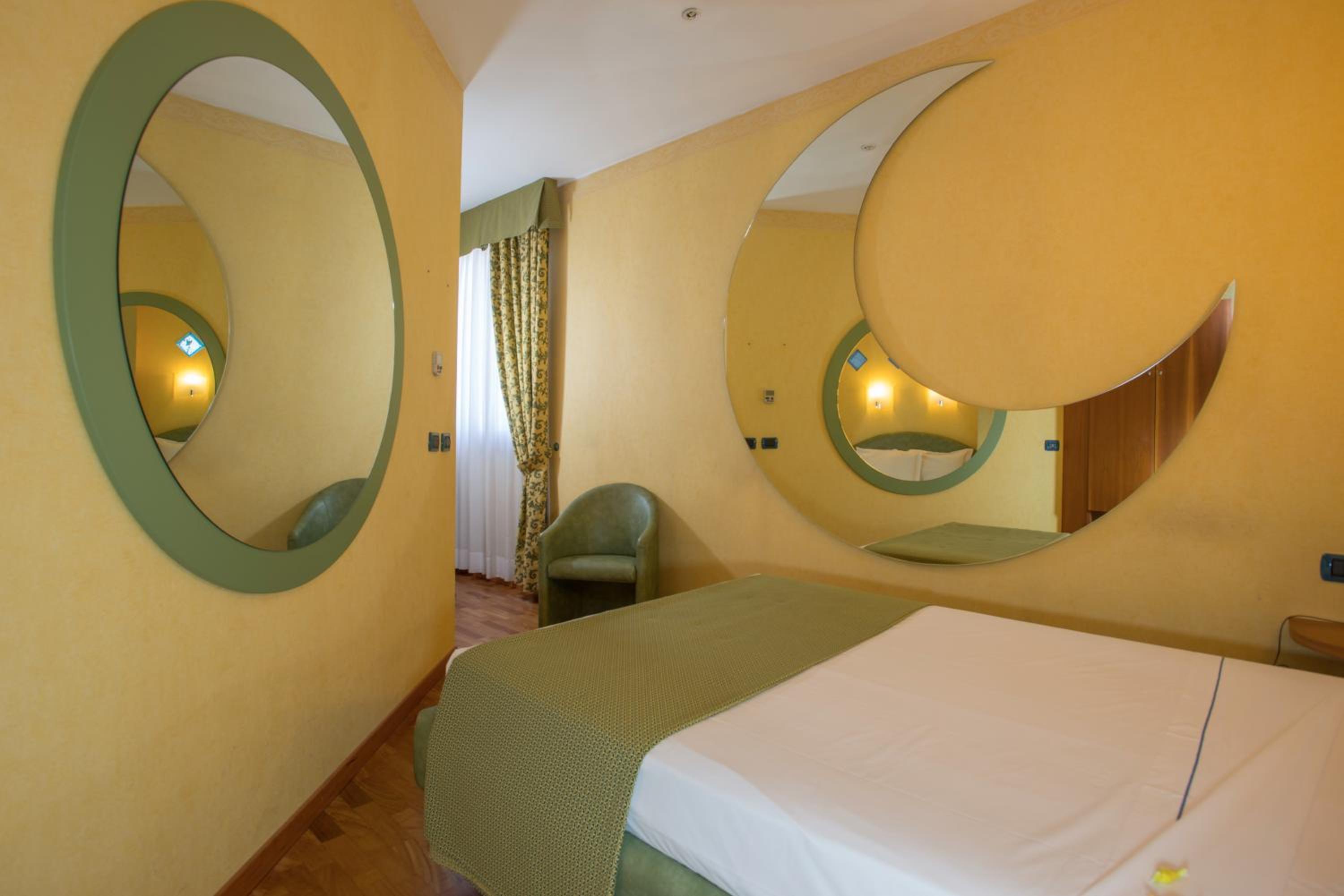 Economy Double Room photo 1