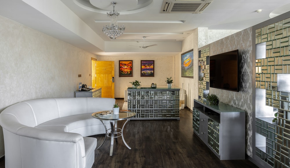 Pavilion Suite photo 3