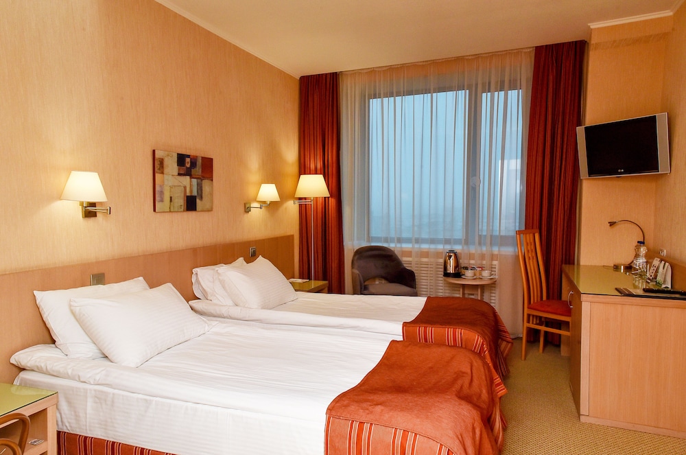 Standard Double or Twin Room photo 1