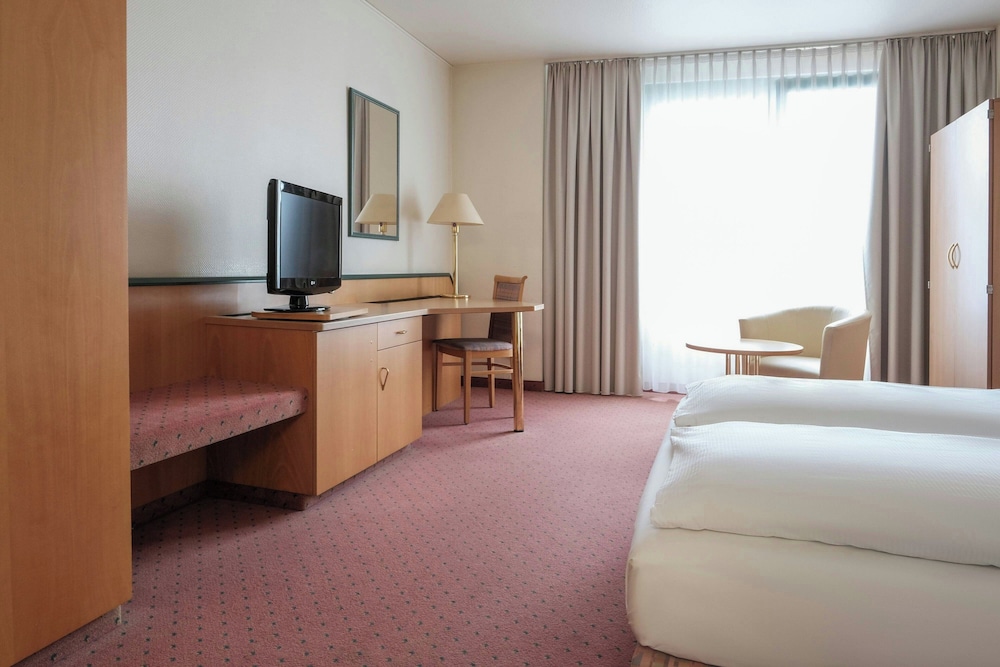Superior Room, 1 Queen Bed - Photo 11