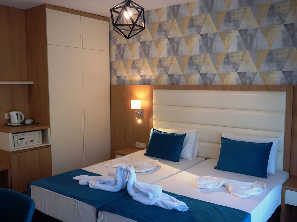 Standard Twin Room photo 3