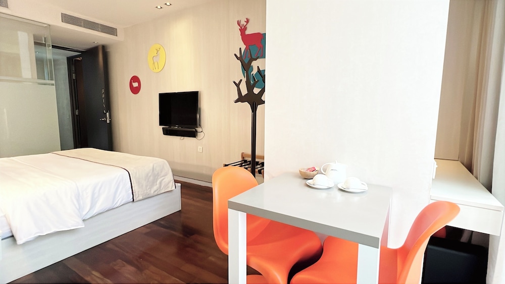 Premier Two Bedroom with Balcony photo 2