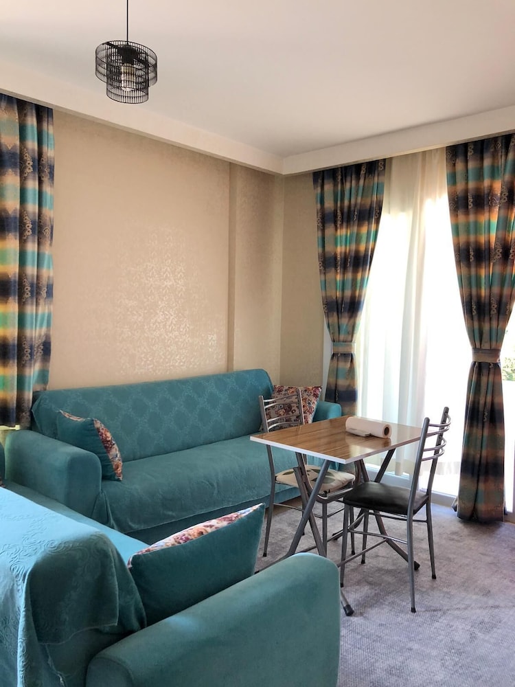 Family Apartment, 1 Bedroom, Mountain View photo 3