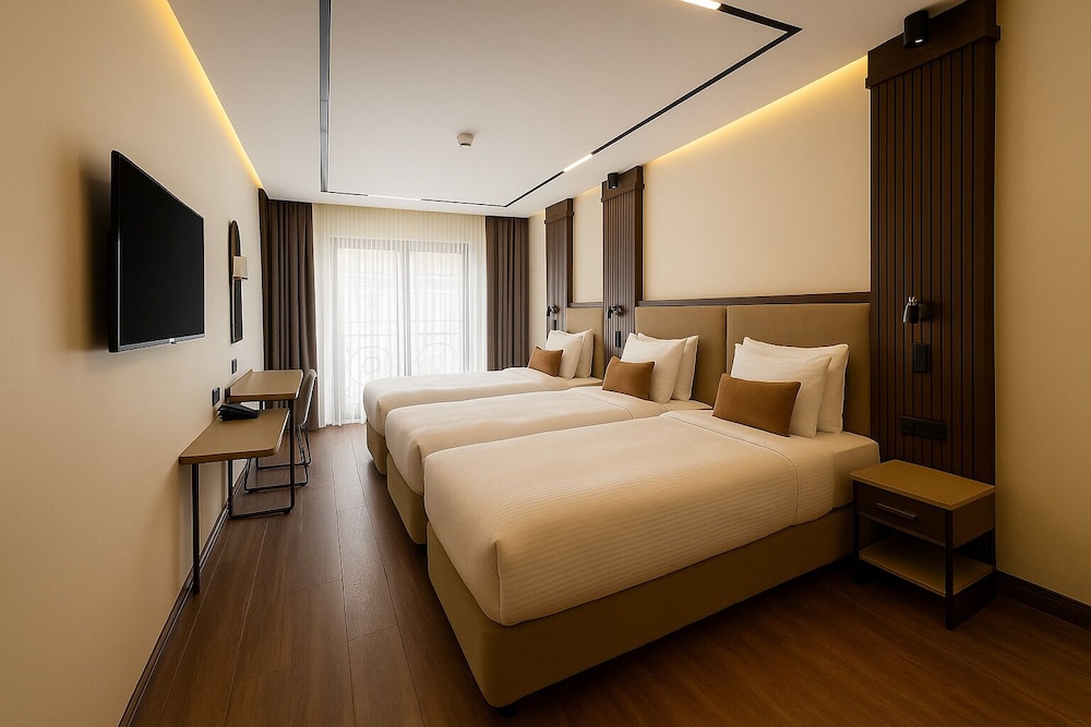 Standard Triple Room, City View photo 1