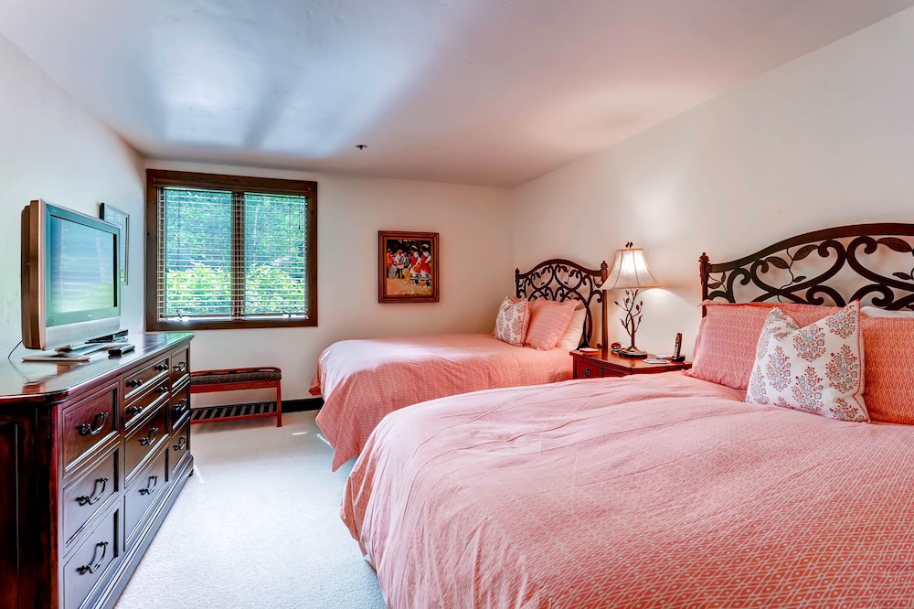 Premium Condo, 2 Bedrooms photo 3