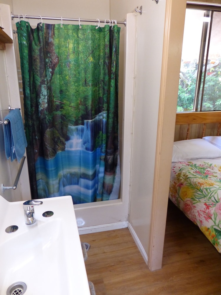 Family Cabin, Green photo 2