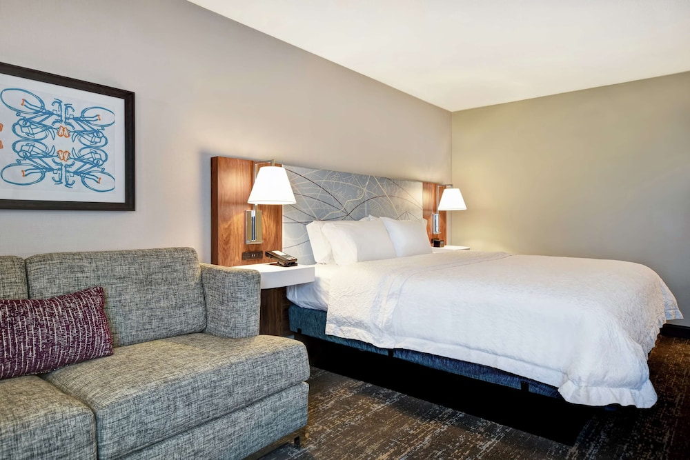 Room, 1 King Bed, Non Smoking - Photo 4