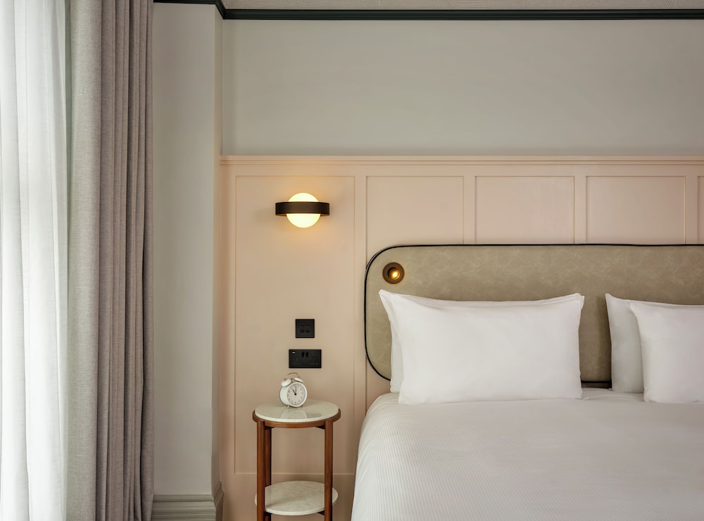 Superior King Room - Photo 2