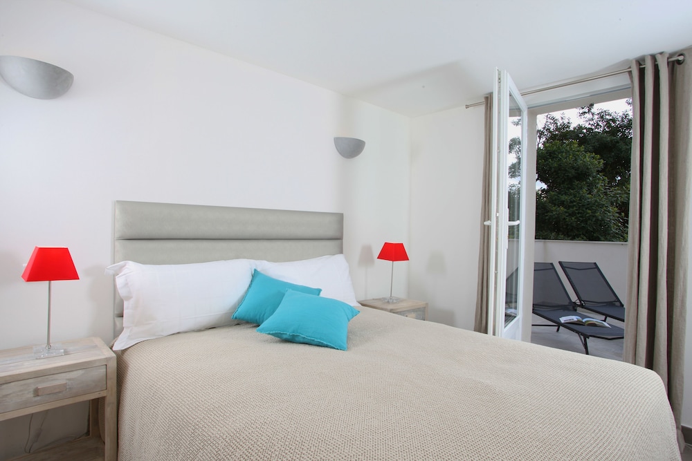 Superior Room, 1 King Bed, Non Smoking, Terrace (Twin bed on request) photo 2