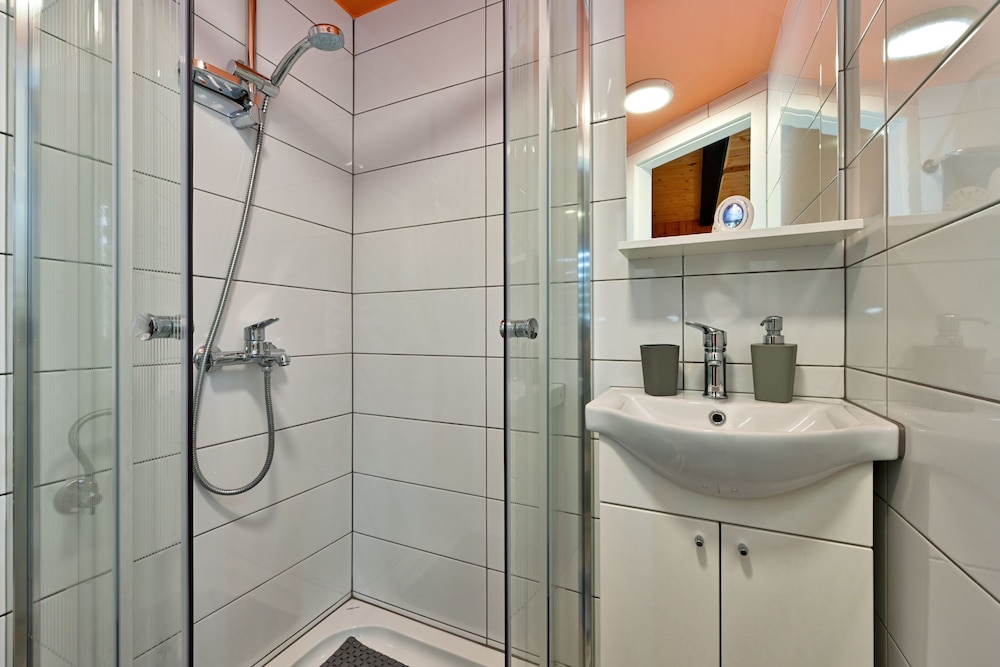 Family House, Multiple Bedrooms, 2 Bathrooms, Mountainside (AquaHaven With Private Pool And) photo 2