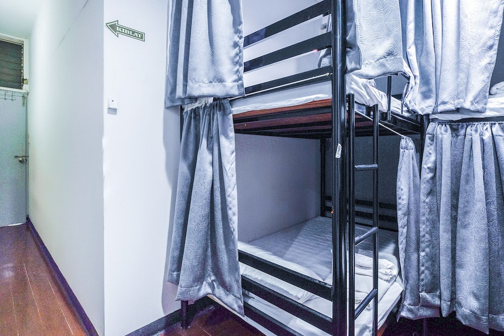 6-Bed Male Dormitory photo 3