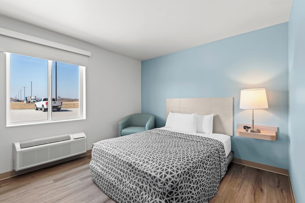 Suite, 1 Queen Bed, Accessible, Non Smoking photo 1