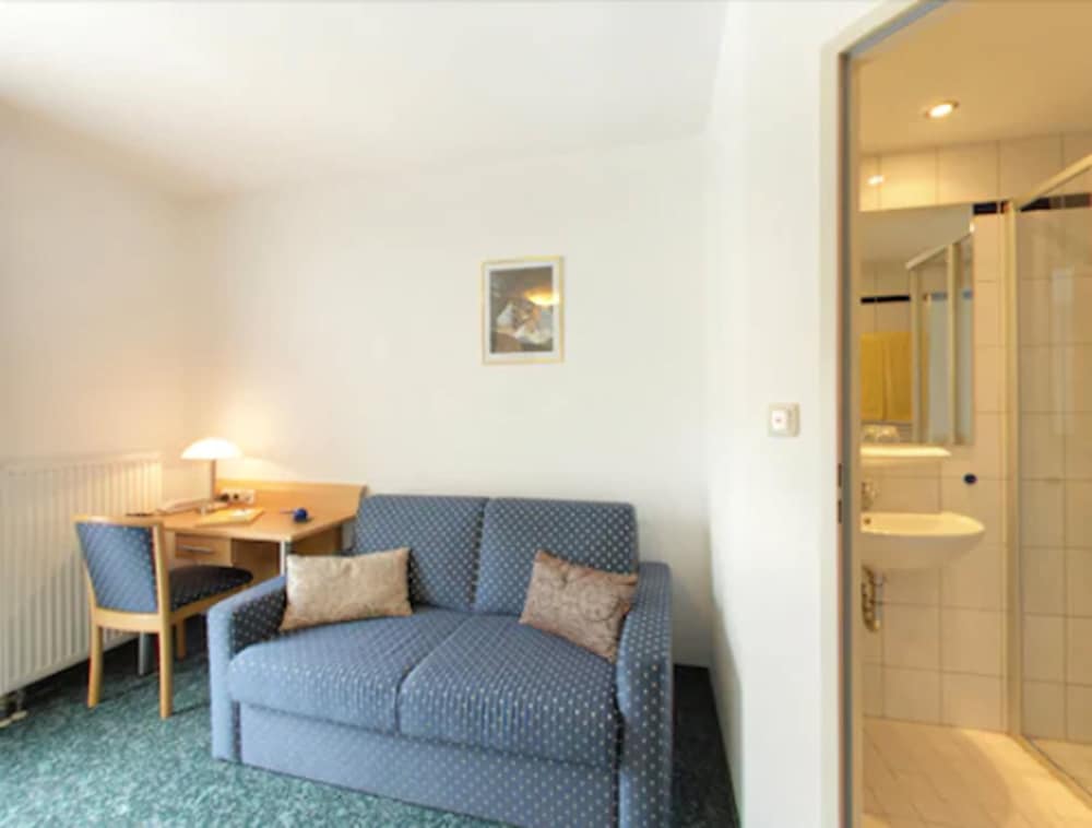Double Room - Photo 5