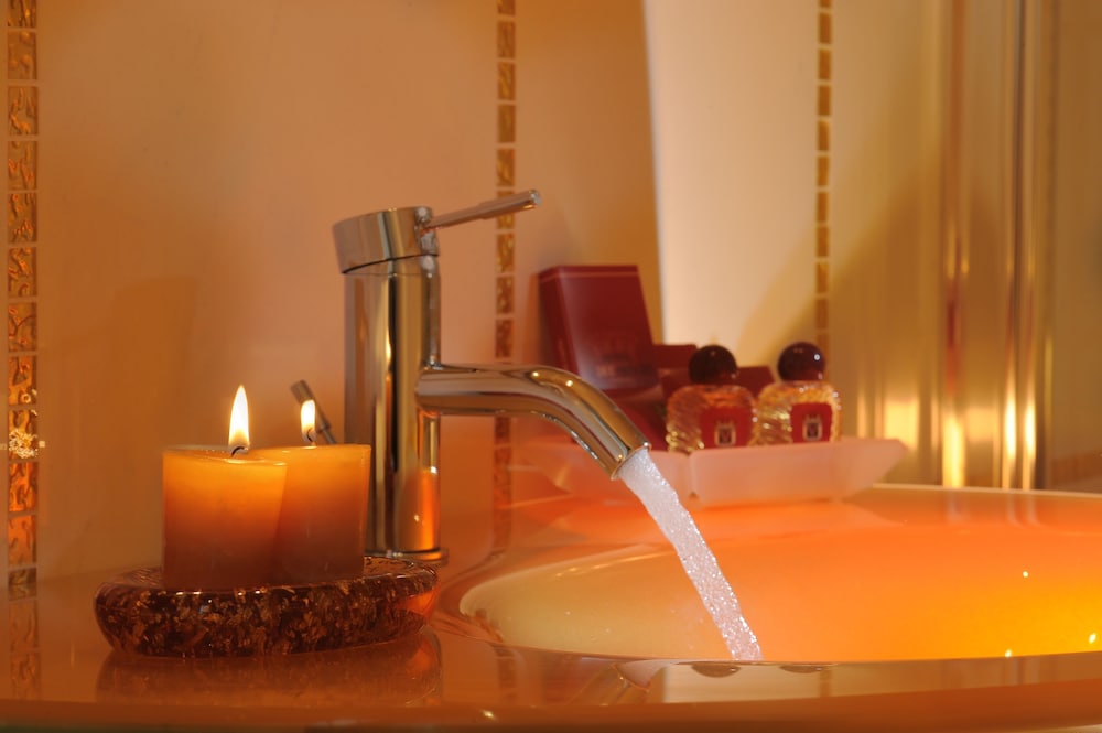 Family Suite, Canal View thumbnail 5