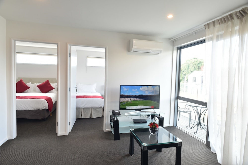 Suite, 2 Bedrooms, Garden View