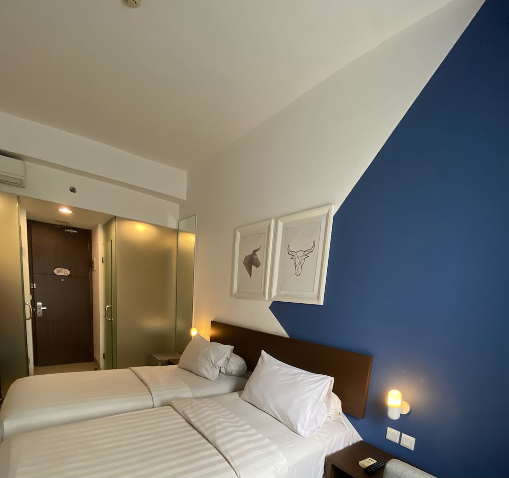 Standard Twin Room - Photo 2