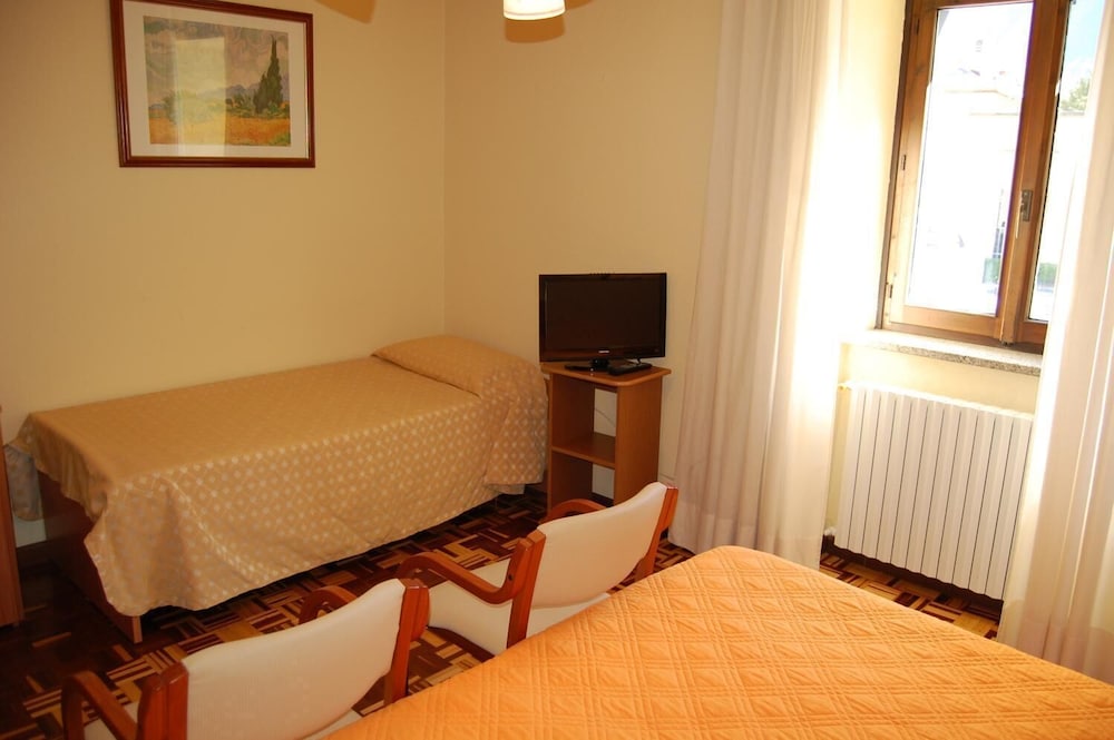 Single Room photo 3