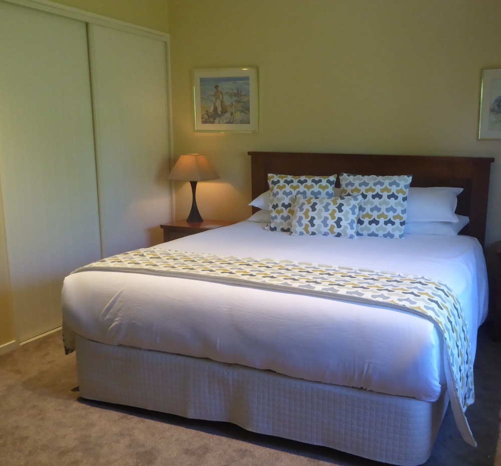 Room Two photo 2