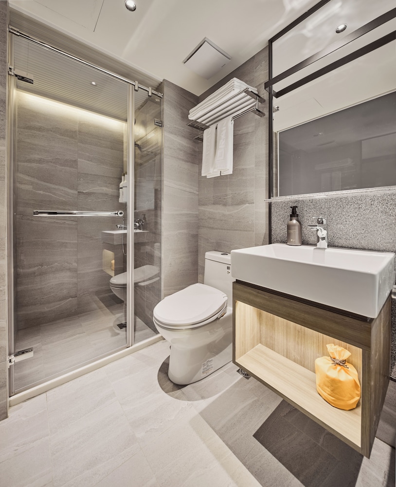 Superior Twin Room, City View