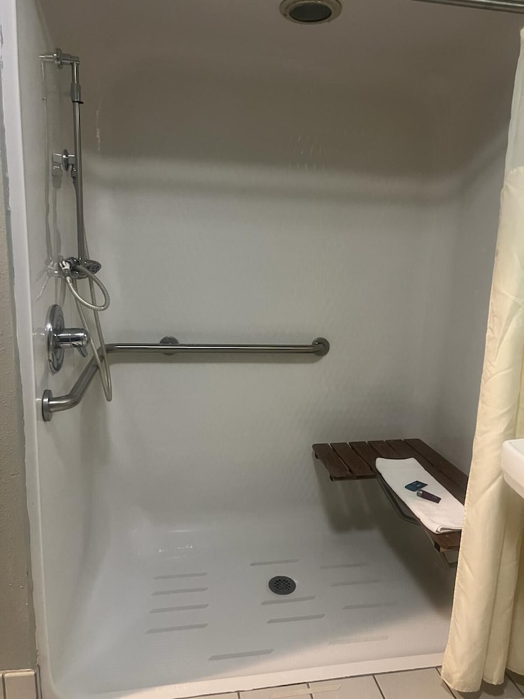 Basic Single Room photo 3