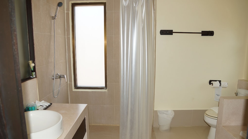 Deluxe Family Room (3 Adults) - Photo 4