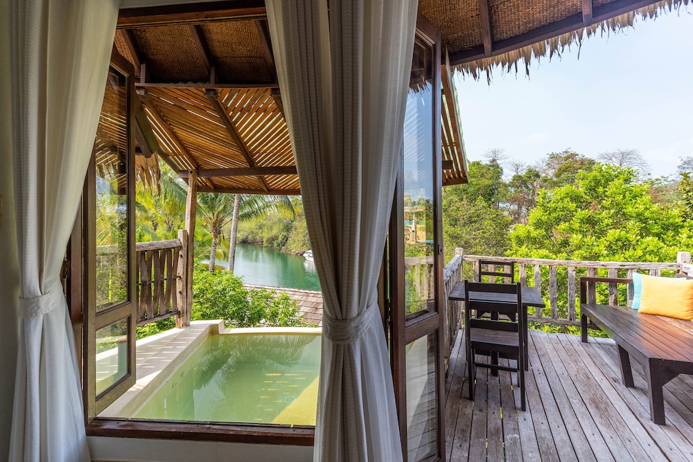 AANA Villa with Plunge Pool River View - Photo 3