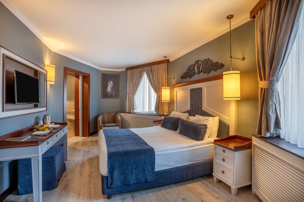 Grand Room photo 1
