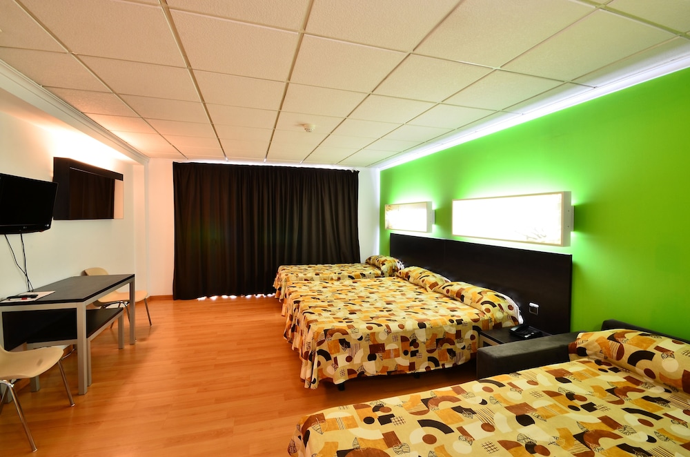 Double Or Twin Room (2 Adults) - Photo 1