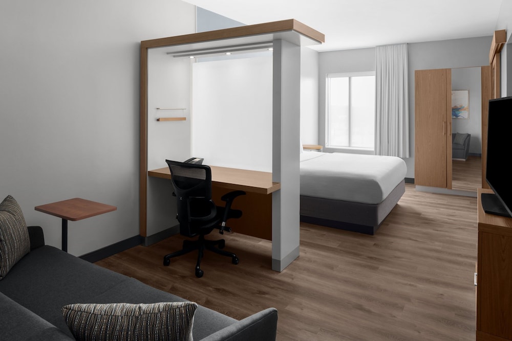 Executive Suite, 1 King Bed with Sofa bed - Photo 4