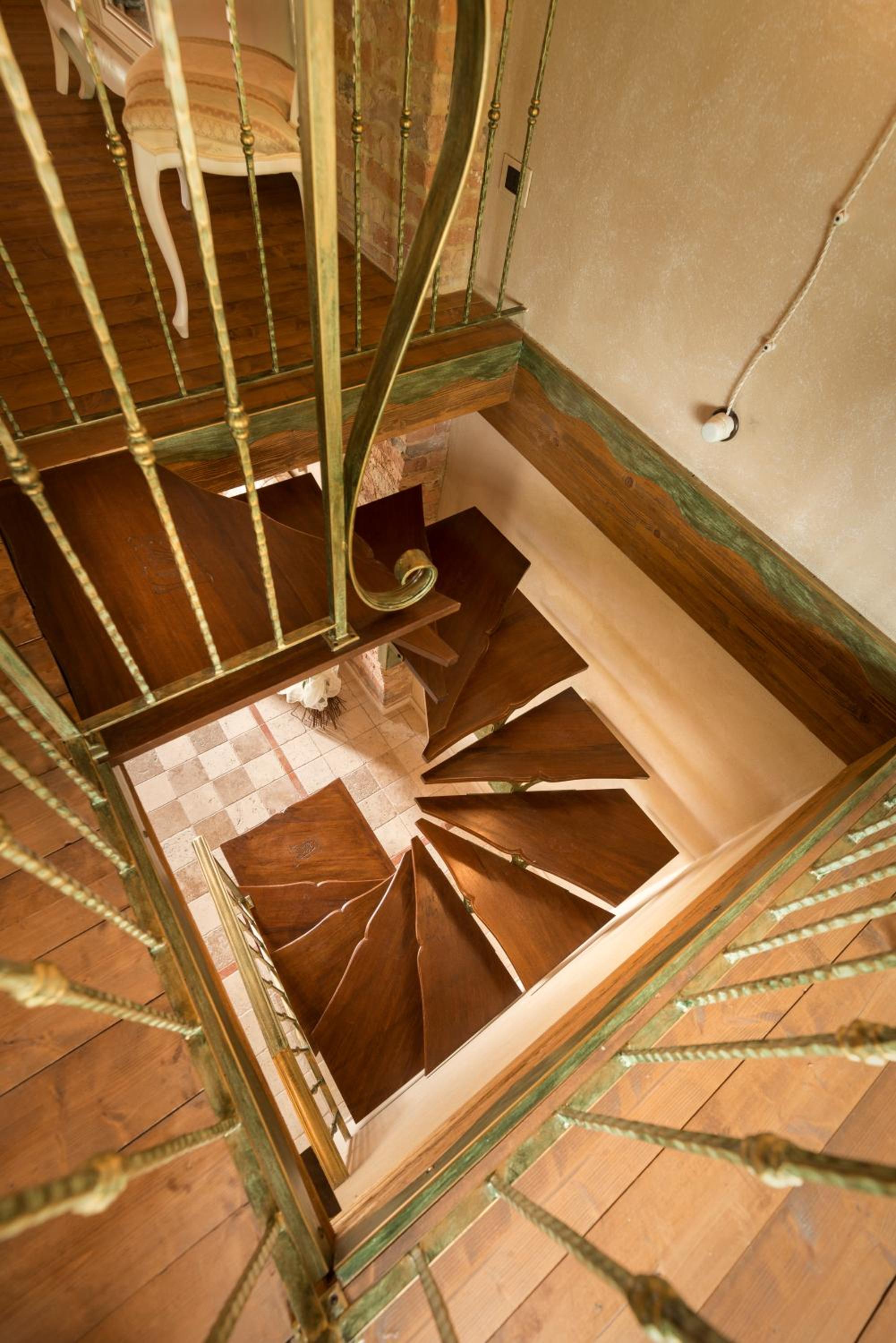 Superior Suite - Photo 2