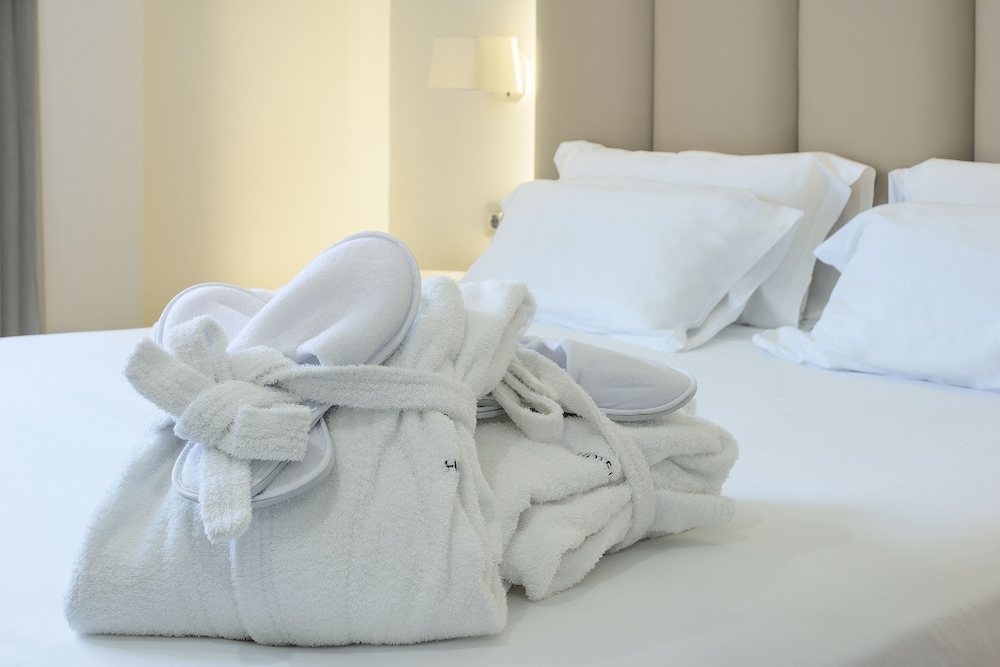 Superior Double Room, City View - Photo 2