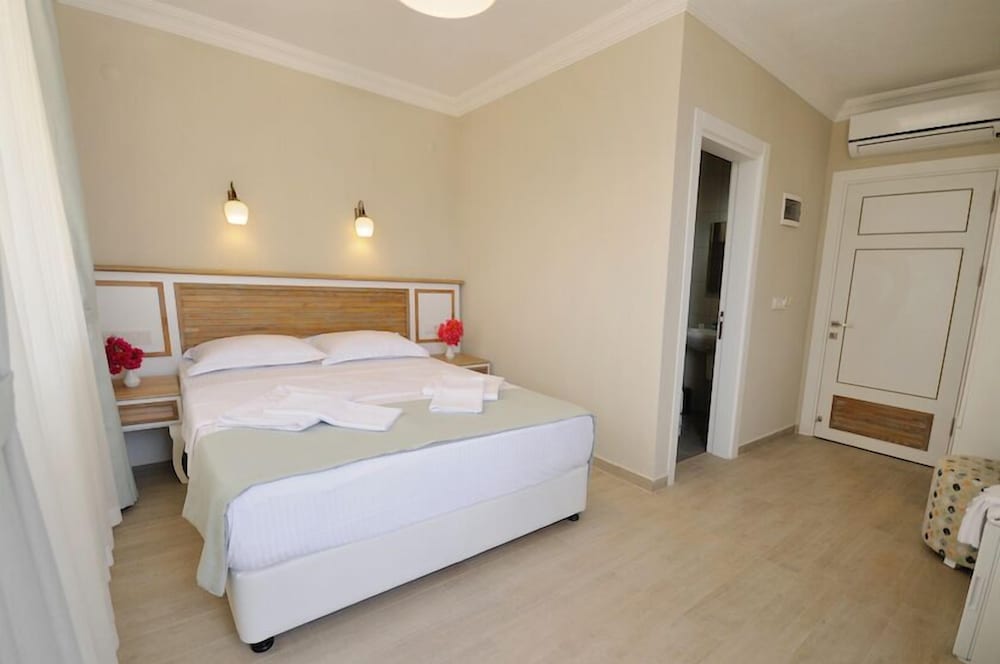Comfort Double Room, Pool View photo 1