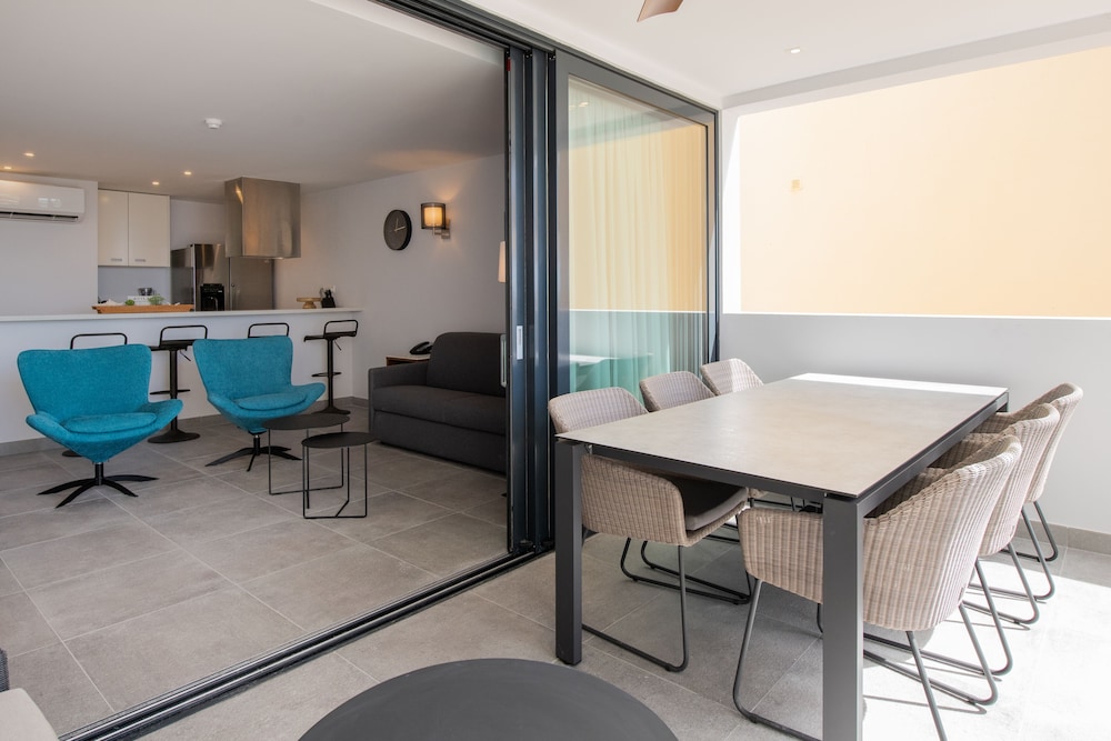 Premium Apartment, 3 Bedrooms, Ocean View, Beachfront - Photo 9