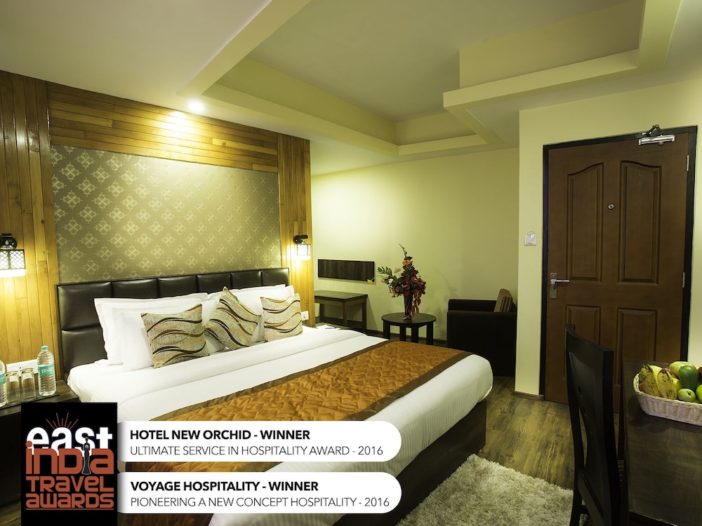 Deluxe Double Room, 1 King Bed, Smoking, Hill View photo 3