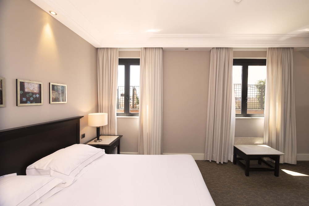 Deluxe Room - Photo 6