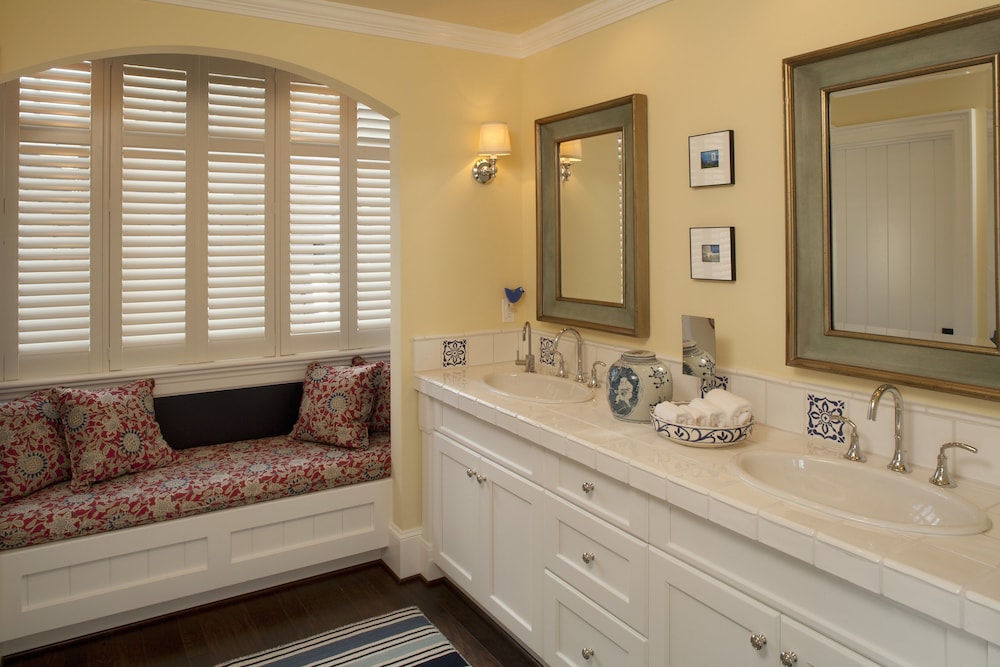 Romantic Suite, 1 King Bed, Balcony, Sea View