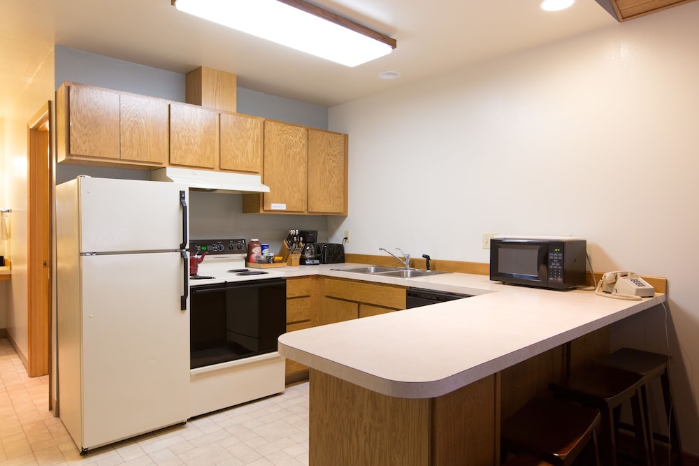 Cottage Suite 2 Queens & Full Kitchen photo 2