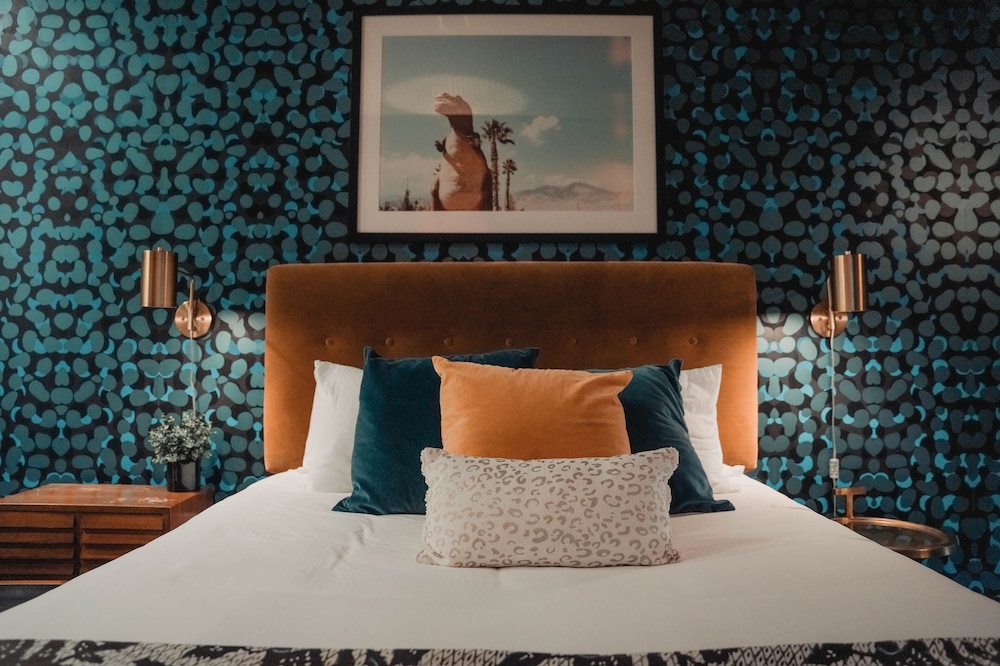 Premium Room, 1 King Bed, City View photo 3