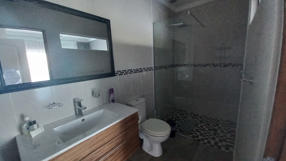 Standard Twin Room photo 2