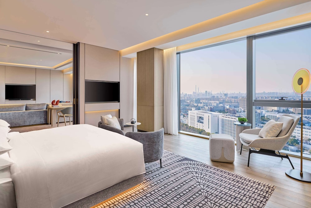 King Ambassador Suite