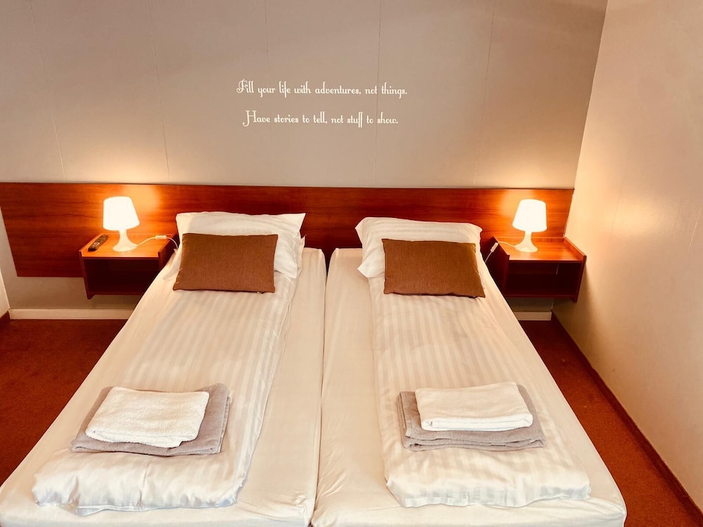 Triple Room, 3 Twin Beds, Private Bathroom photo 2
