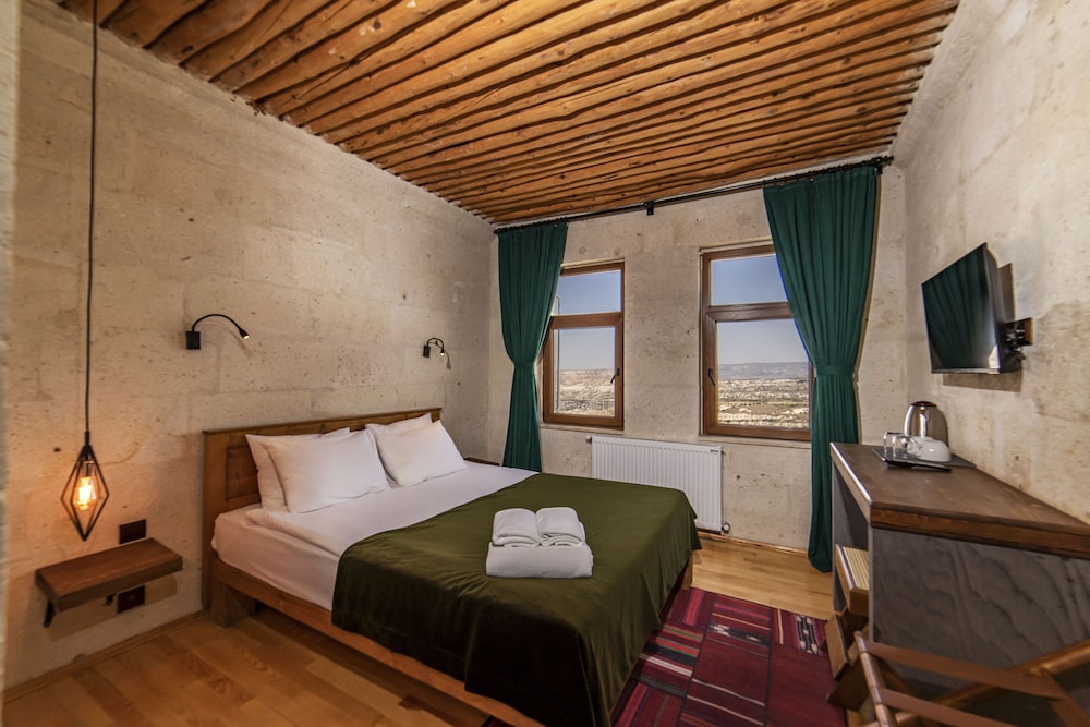 Deluxe Double Room, Valley View - Photo 1