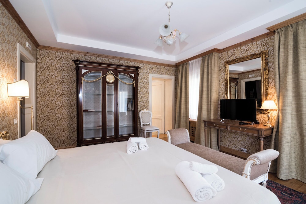 Junior Studio Suite