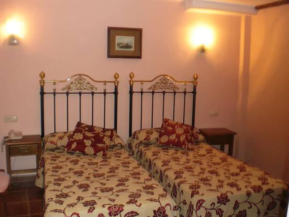 Double or Twin Room photo 3