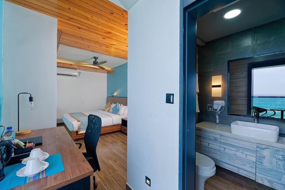 Suite, Ocean View photo 3