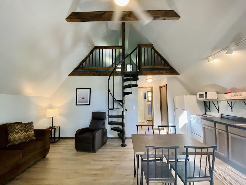 Family Cabin, 1 Bedroom, Private Bathroom (F-116) photo 2