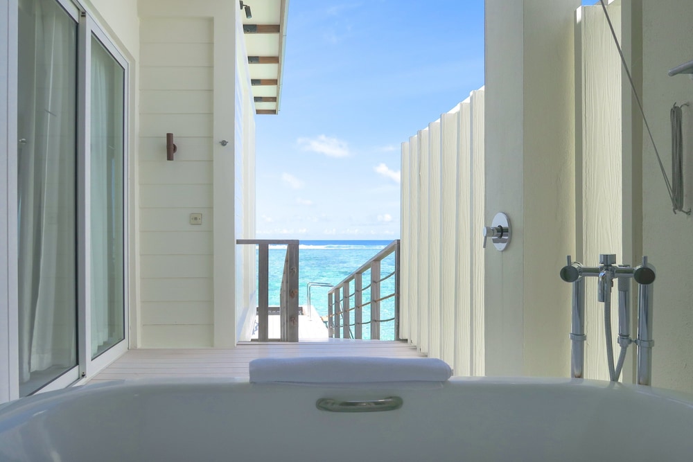 Villa, 1 King Bed, Sea View, Overwater - Photo 3