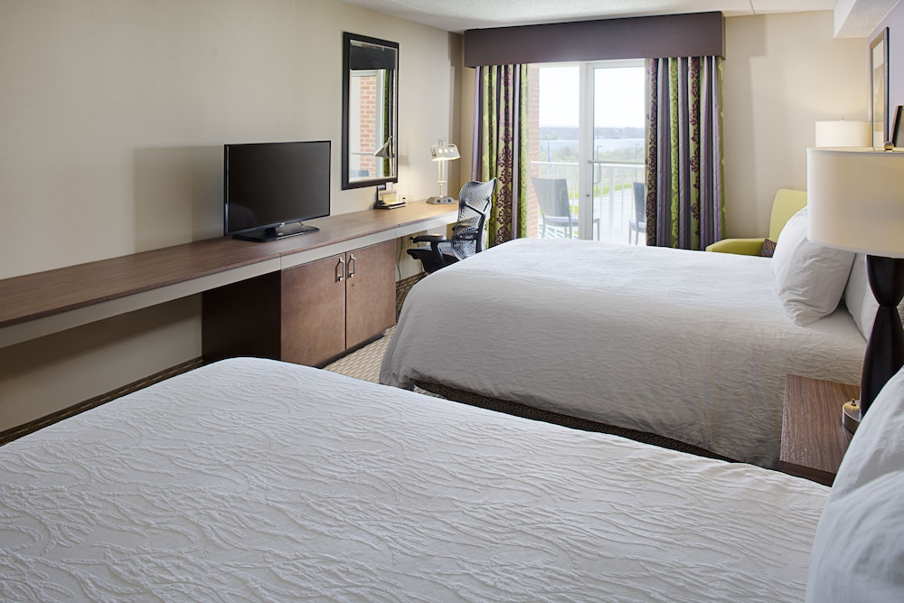 Two double beds with balcony - Photo 2